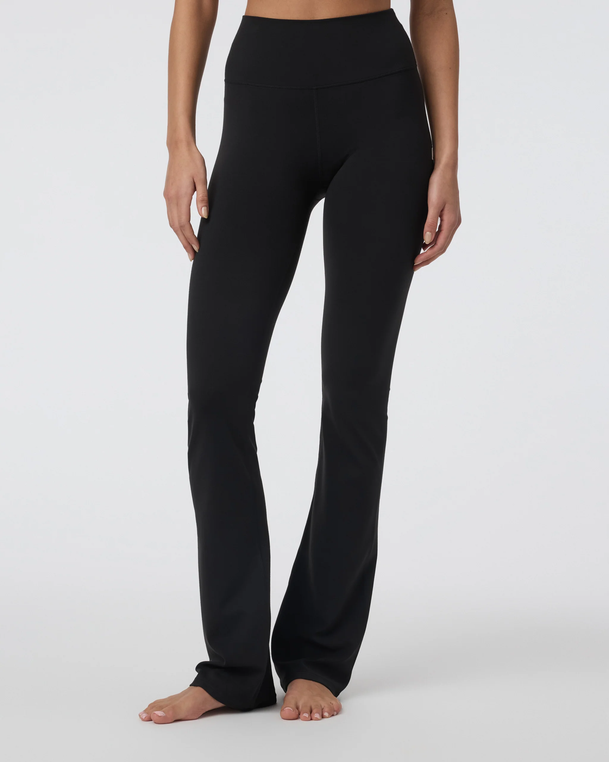 Vuori AllTheFeels™ Slim Flare - Short