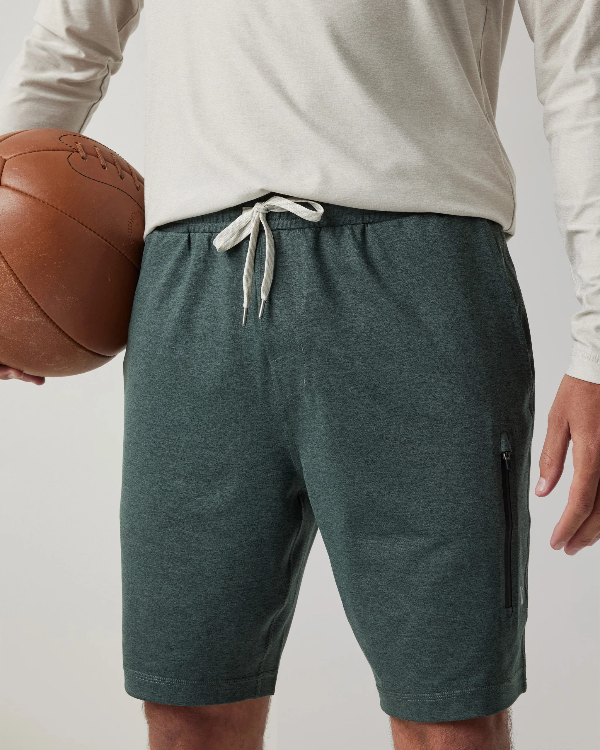 Sunday Performance Short 8"